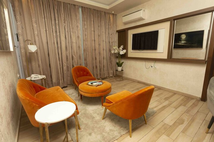 Room 47 of 83