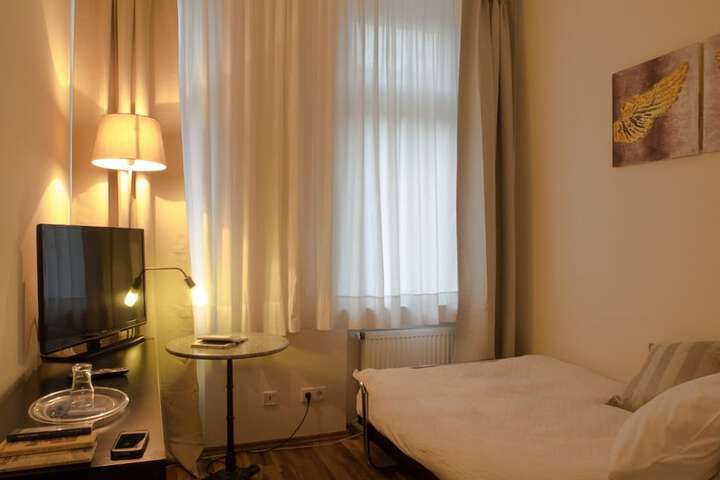 Room 14 of 63