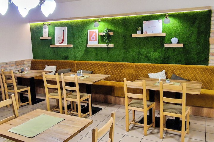 Dining 67 of 79