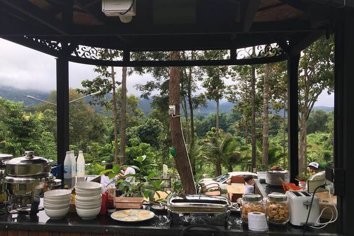 Breakfast/Coffee Service 98 of 117