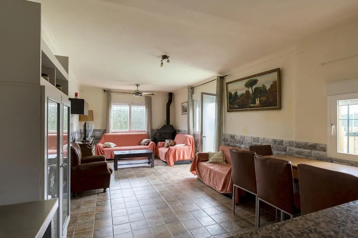 Modern Holiday Home in Garrobillo With Private Swimming Pool