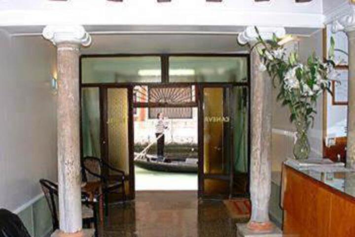 Hotel Caneva