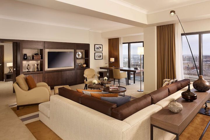 Room 20 of 102