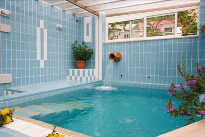 Pool Hotel