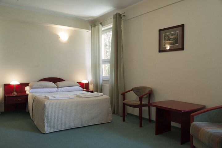 Room 54 of 64
