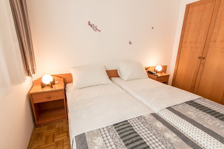 Room 14 of 81