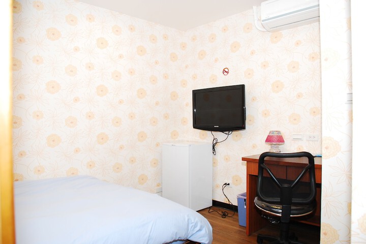 Room 10 of 36