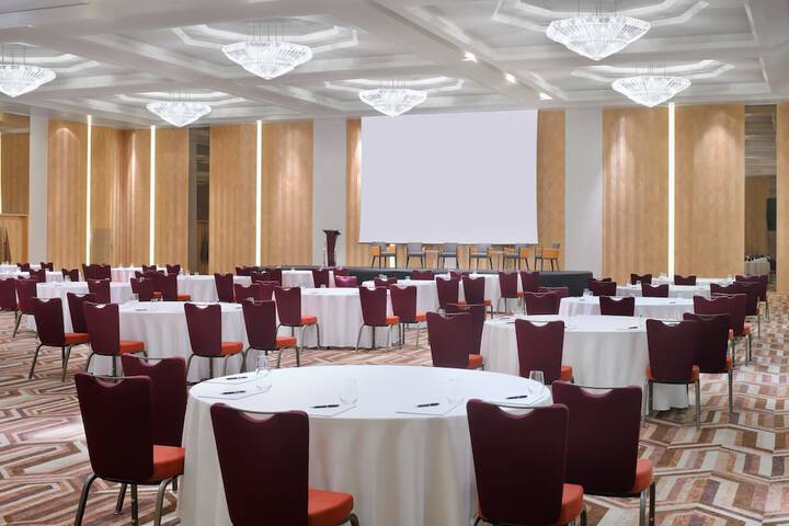 Ballroom/Hall 103 of 143