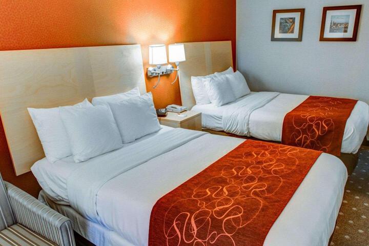 2 Double Beds Accessible (9 of 12)