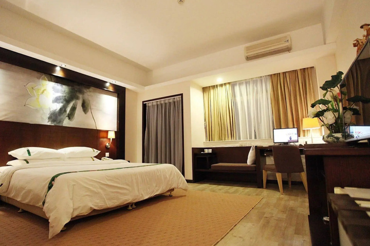 Room 16 of 19