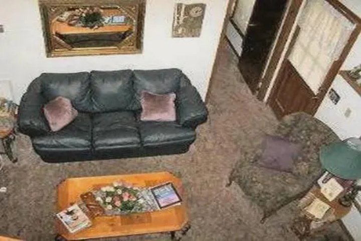 Room 11 of 19