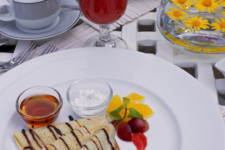 Dining 52 of 80