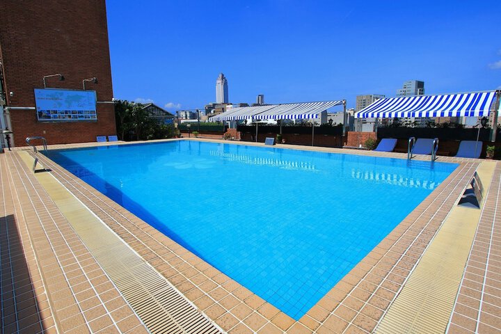 Pool 54 of 97