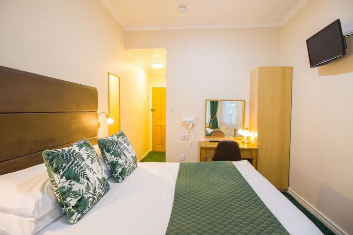 Room 42 of 78