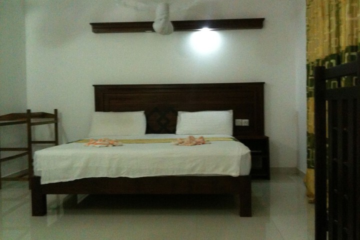 Room 6 of 36