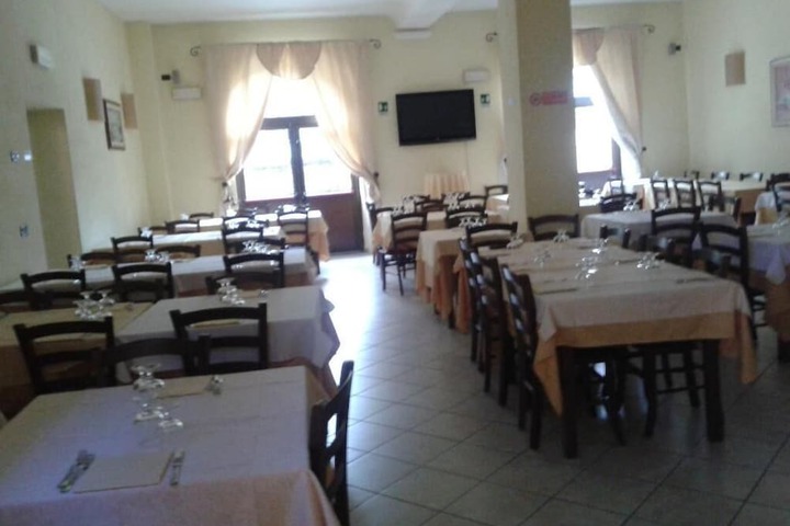 Dining 13 of 20