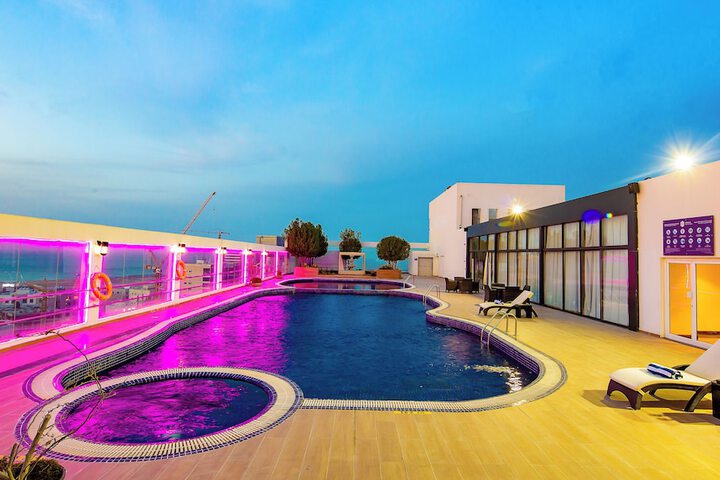 Pool 26 of 44