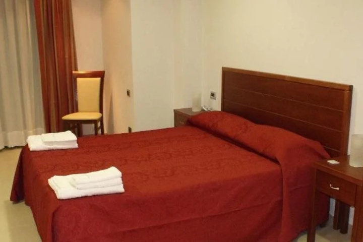 Room 5 of 14