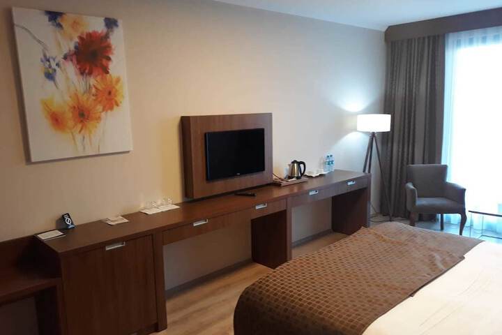 Room 18 of 87