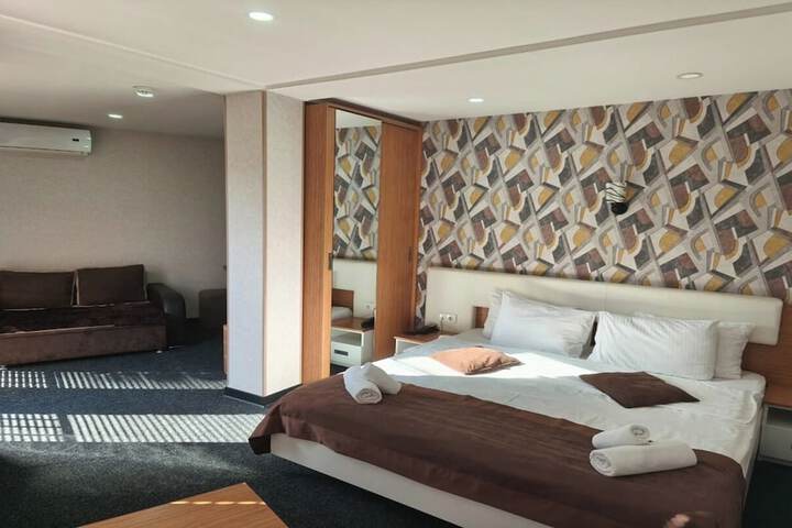 Room 21 of 45