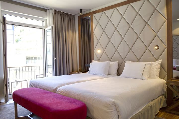 Room 27 of 121