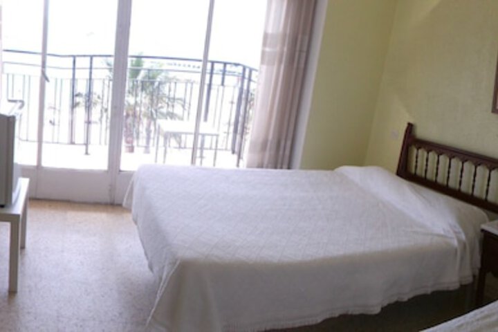 Room 13 of 34