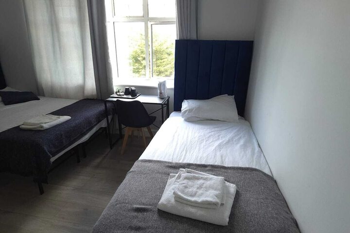 Room 51 of 117