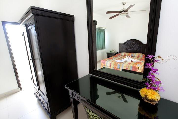Room 8 of 30