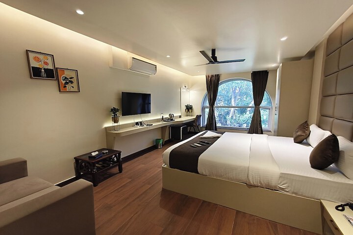 Room 44 of 90