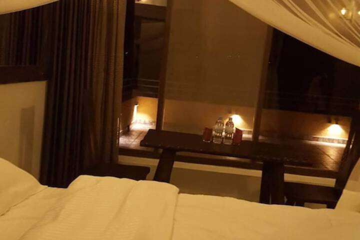 Room 3 of 33