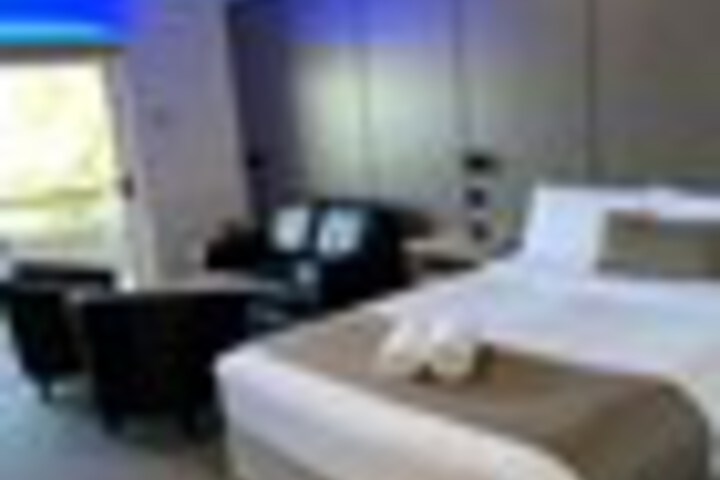 Room 53 of 132