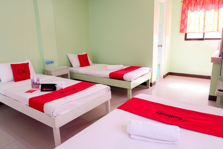 RedDoorz near Maribago Barangay Hall