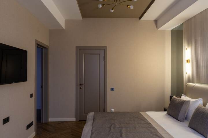 Room 16 of 66