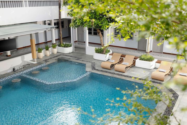 Pool 16 of 26