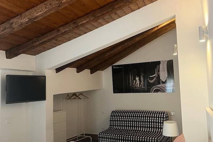 Room 5 of 36