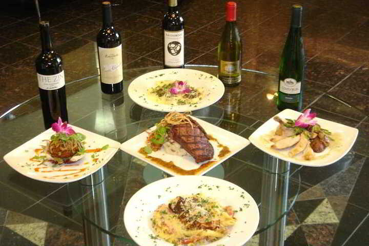 Dining 9 of 10