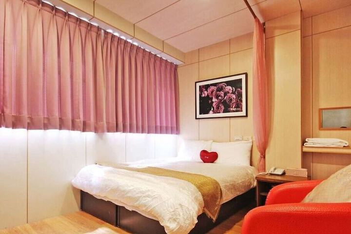 Room 13 of 42