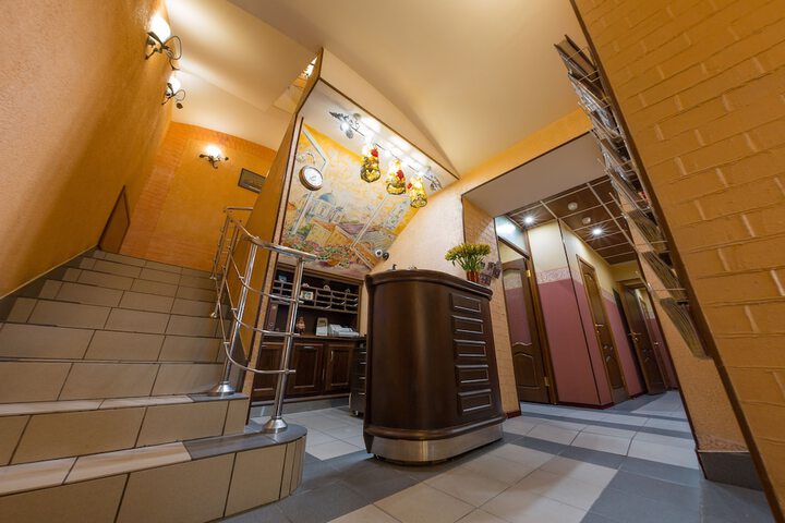 Hotel 2 of 114