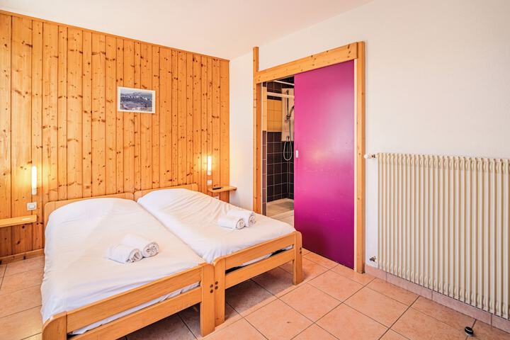 Room 6 of 38