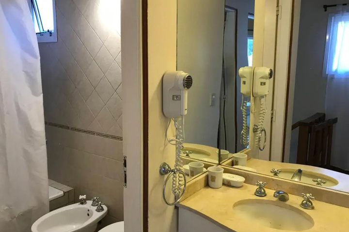 Room 7 of 17