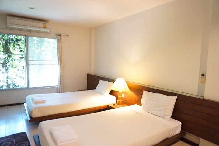 Room 12 of 52