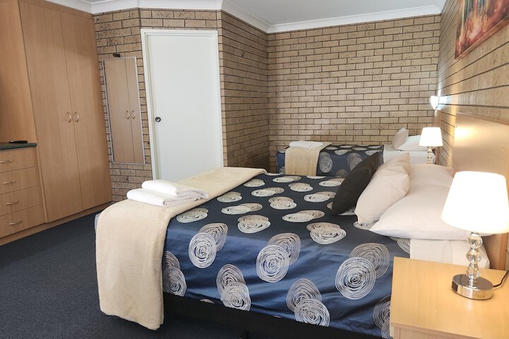 Room 21 of 32
