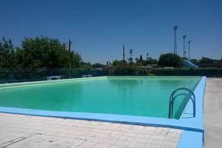 Pool 34 of 40