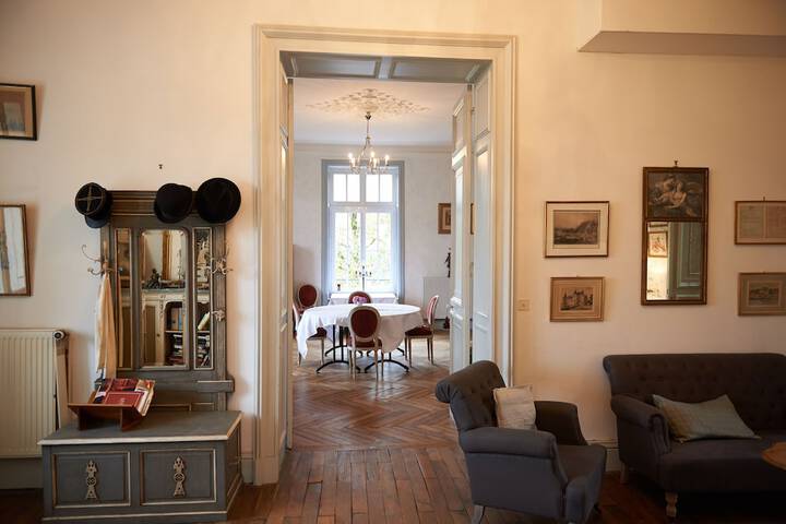 Entrance & Lobby
