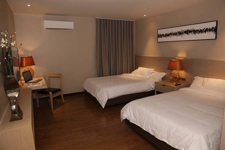 Room 4 of 19