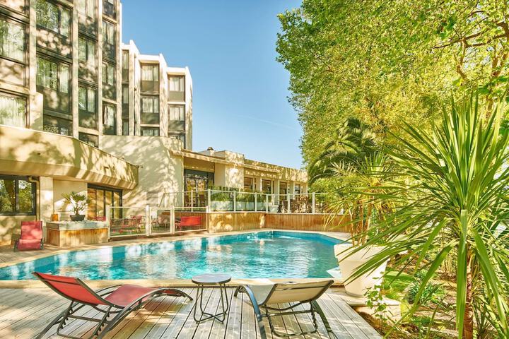 Pools & Facilities