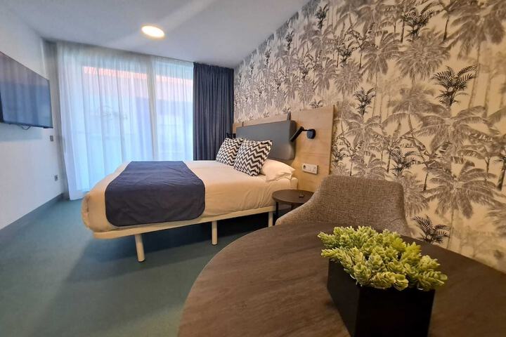 Room 3 of 18