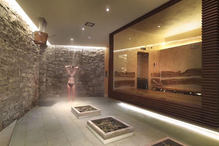 Spa 71 of 160