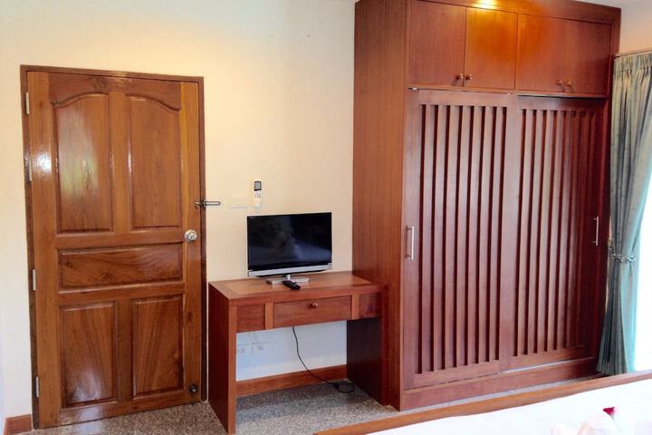 Room 47 of 147