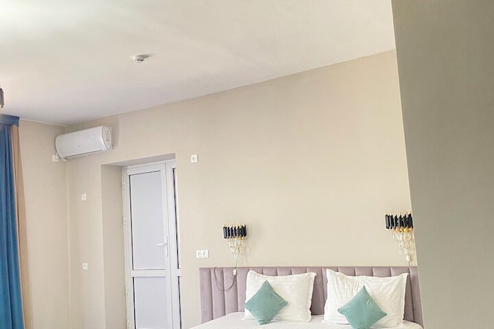 Room 5 of 31
